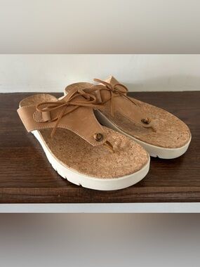 Sperry | Tan Thong Sandals Sz 8